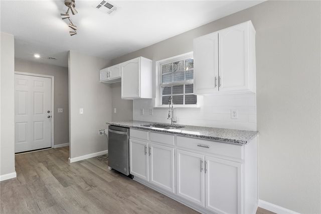 1414 N B Street, Rogers, AR 72756