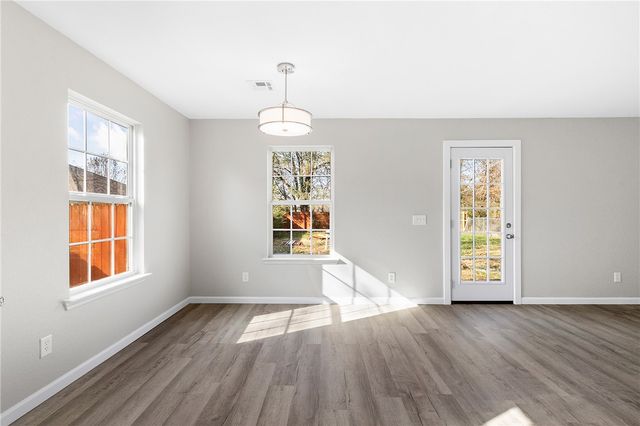 1414 N B Street, Rogers, AR 72756