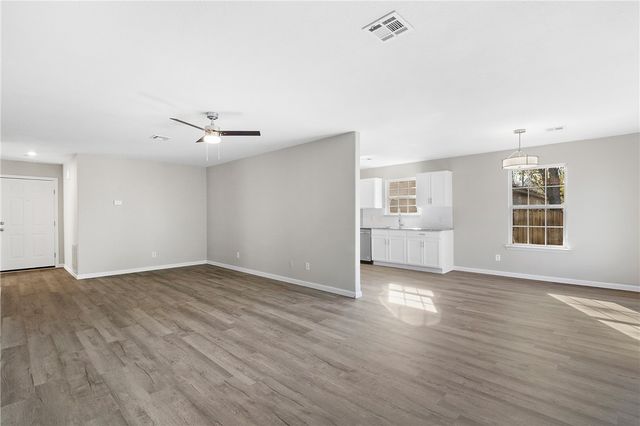 1414 N B Street, Rogers, AR 72756