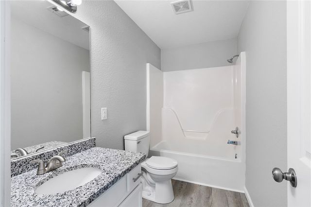 1414 N B Street, Rogers, AR 72756