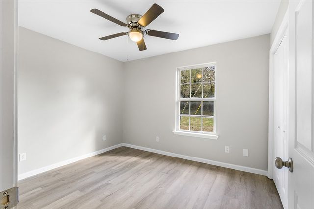 1414 N B Street, Rogers, AR 72756