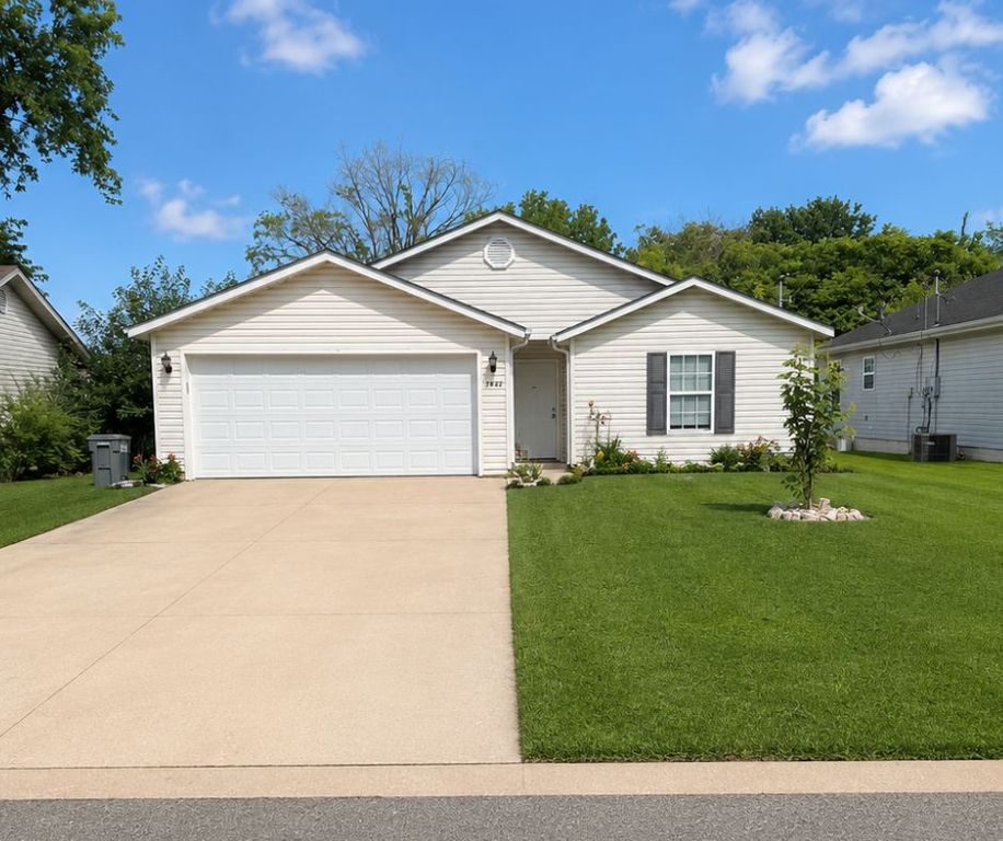1414 N B Street, Rogers, AR 72756