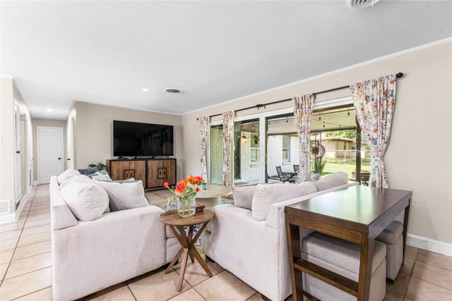 436 Ball Street, Grapevine, TX 76051