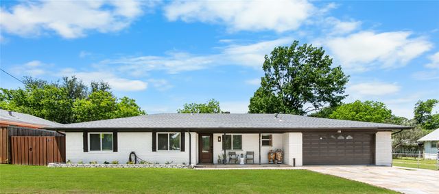 436 Ball Street, Grapevine, TX 76051