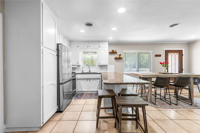 436 Ball Street, Grapevine, TX 76051