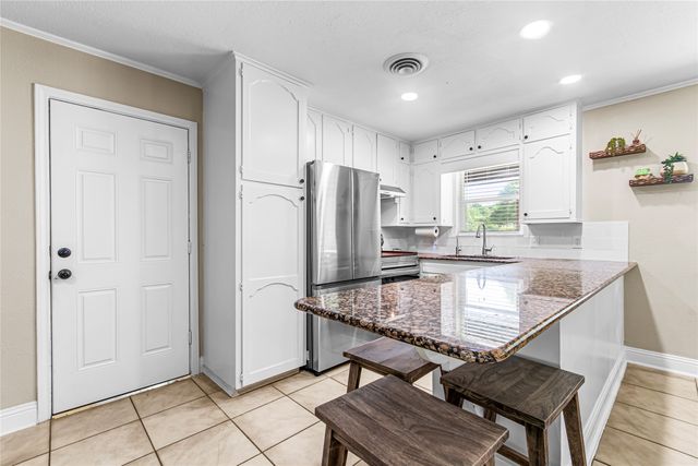 436 Ball Street, Grapevine, TX 76051