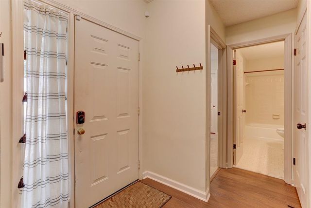 6677 MILLERS POND CIR, Memphis, TN 38119