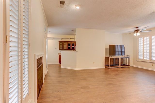 6677 MILLERS POND CIR, Memphis, TN 38119