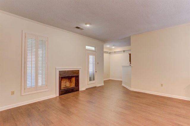 6677 MILLERS POND CIR, Memphis, TN 38119