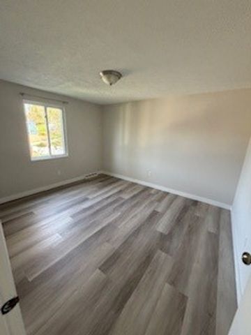 107 Grover St B, Shaler, PA 15223