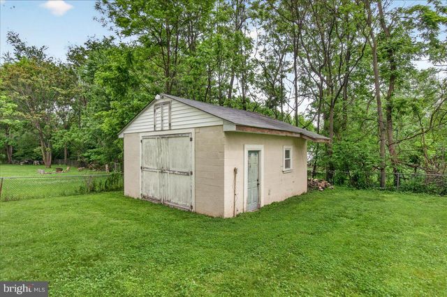 9712 THOMPSON DR, Ijamsville, MD 21754