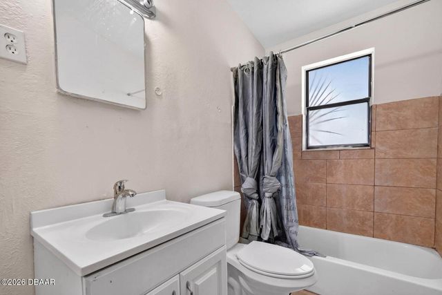 610 Holmes Avenue, Daytona Beach, FL 32114
