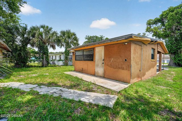 610 Holmes Avenue, Daytona Beach, FL 32114