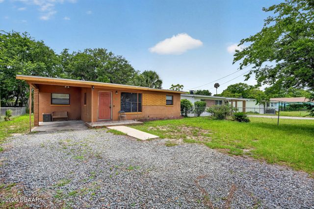 610 Holmes Avenue, Daytona Beach, FL 32114
