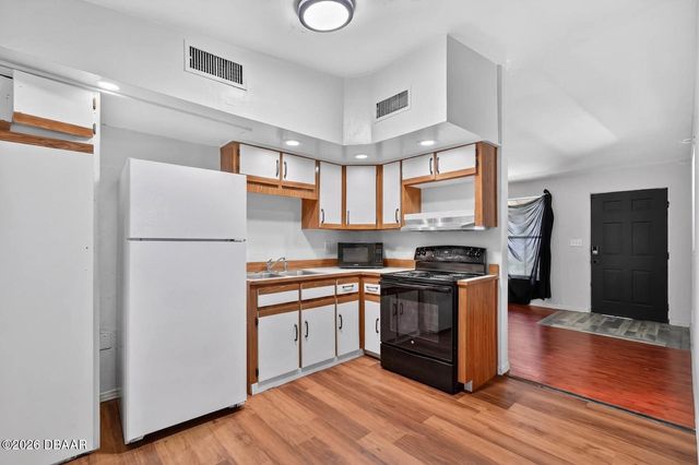610 Holmes Avenue, Daytona Beach, FL 32114