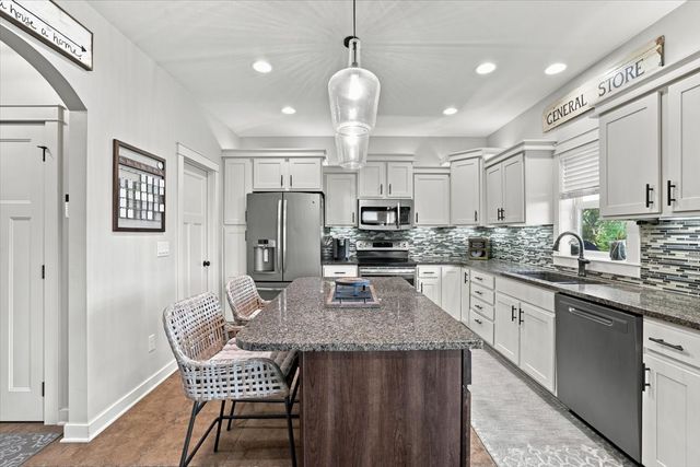 4803 NE Hillcrest Court, Ankeny, IA 50021