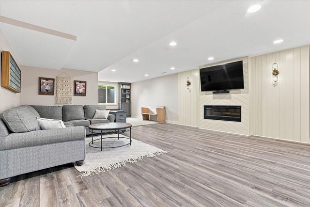 4803 NE Hillcrest Court, Ankeny, IA 50021