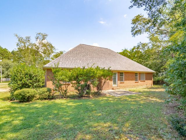 70 Pinnacle Court, Sumter, SC 29154