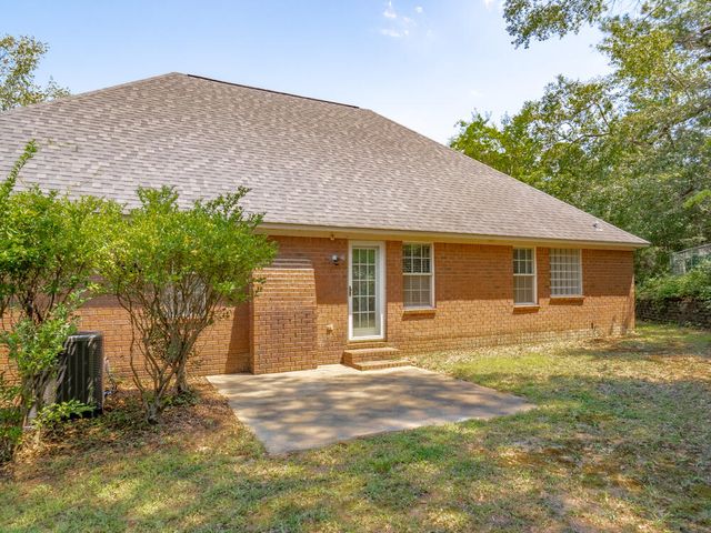 70 Pinnacle Court, Sumter, SC 29154