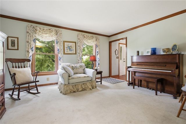 2414 Wedgewood Dr, Franklin Park, PA 15090