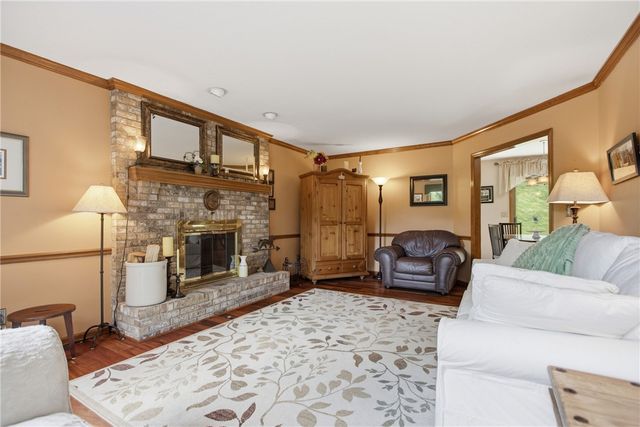 2414 Wedgewood Dr, Franklin Park, PA 15090
