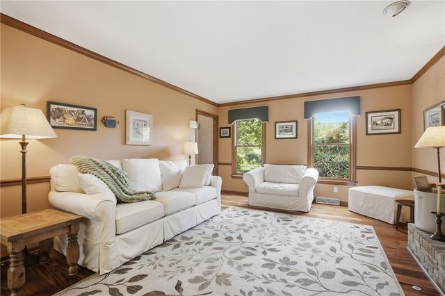 2414 Wedgewood Dr, Franklin Park, PA 15090