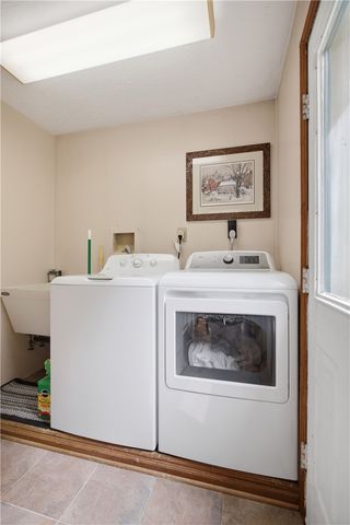 2414 Wedgewood Dr, Franklin Park, PA 15090