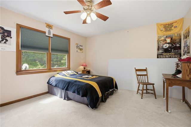 2414 Wedgewood Dr, Franklin Park, PA 15090