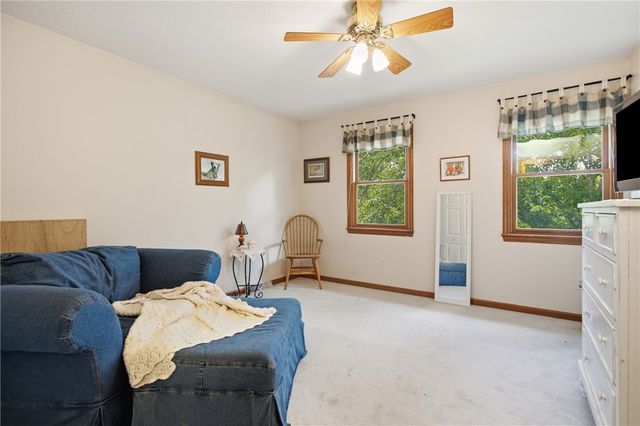 2414 Wedgewood Dr, Franklin Park, PA 15090