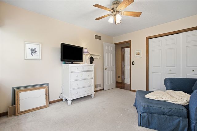 2414 Wedgewood Dr, Franklin Park, PA 15090