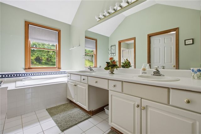 2414 Wedgewood Dr, Franklin Park, PA 15090