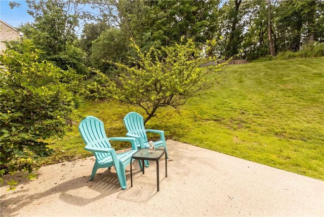 2414 Wedgewood Dr, Franklin Park, PA 15090