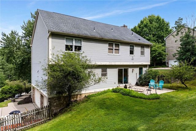 2414 Wedgewood Dr, Franklin Park, PA 15090