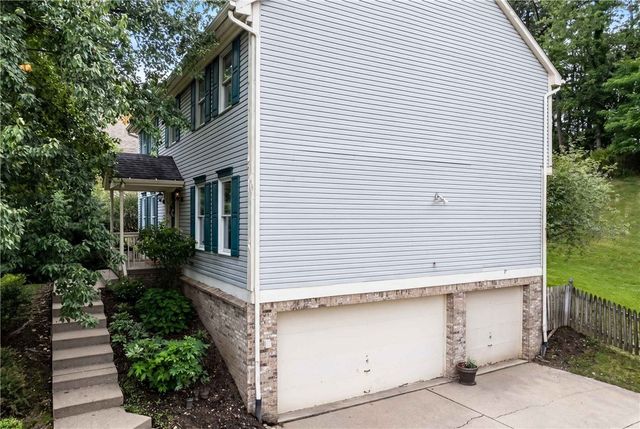 2414 Wedgewood Dr, Franklin Park, PA 15090
