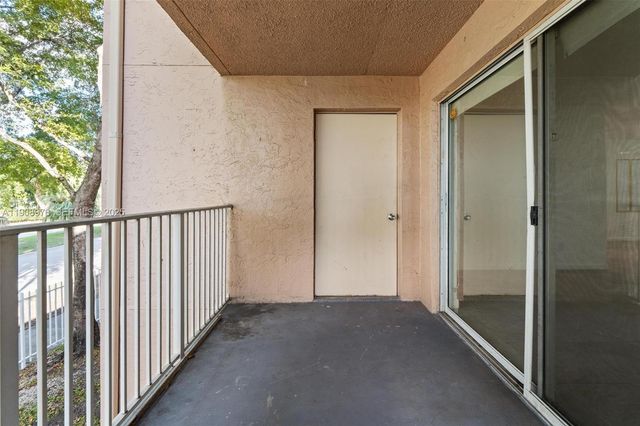 10421 SW 157th Pl 206, Miami, FL 33196