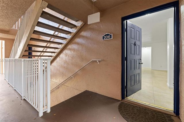 10421 SW 157th Pl 206, Miami, FL 33196