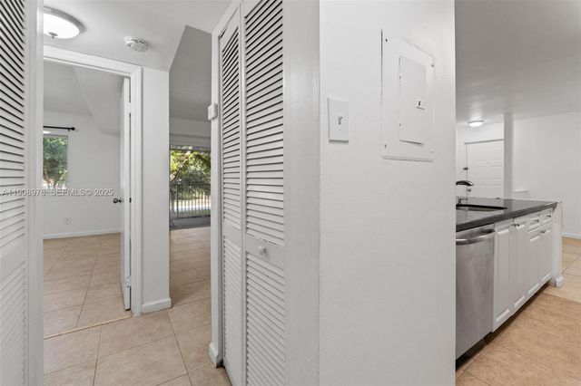 10421 SW 157th Pl 206, Miami, FL 33196