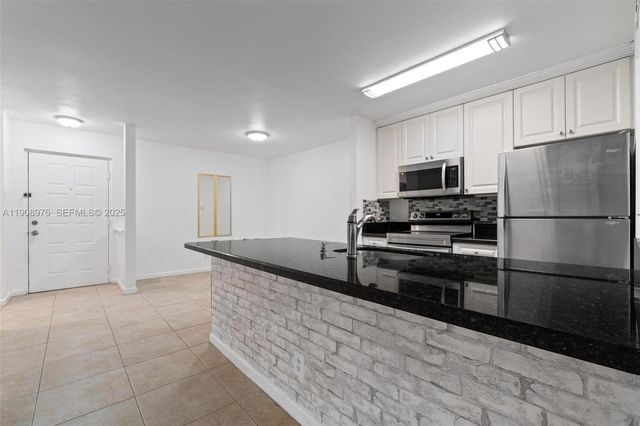 10421 SW 157th Pl 206, Miami, FL 33196