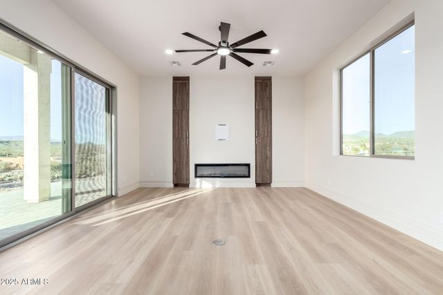 2605 W Ute Court, New River, AZ 85087