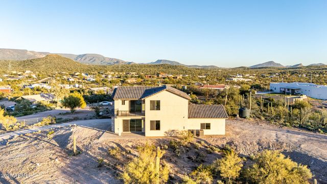 2605 W Ute Court, New River, AZ 85087