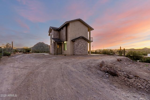 2605 W Ute Court, New River, AZ 85087