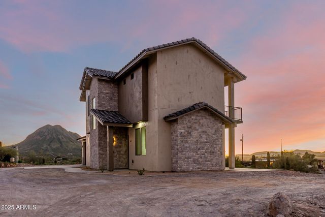 2605 W Ute Court, New River, AZ 85087