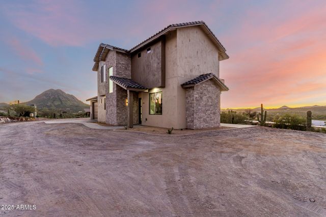 2605 W Ute Court, New River, AZ 85087