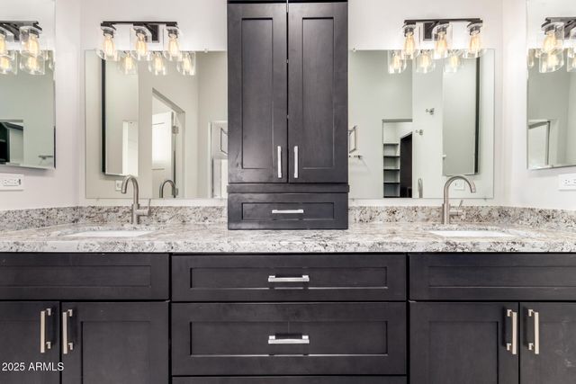 2605 W Ute Court, New River, AZ 85087