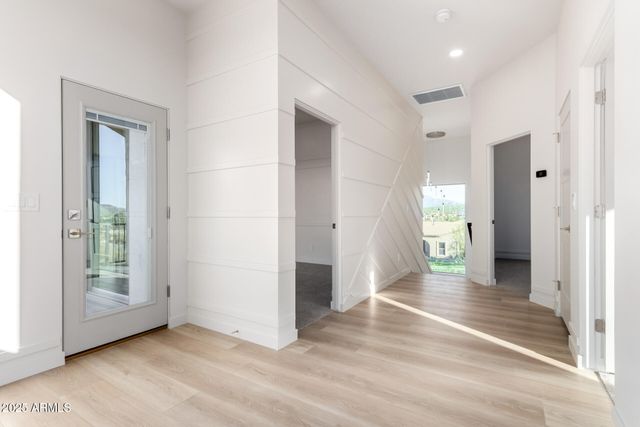 2605 W Ute Court, New River, AZ 85087