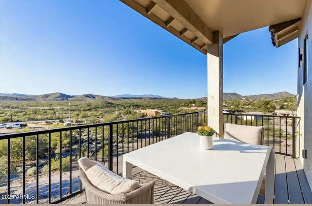 2605 W Ute Court, New River, AZ 85087