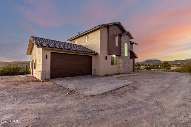 2605 W Ute Court, New River, AZ 85087