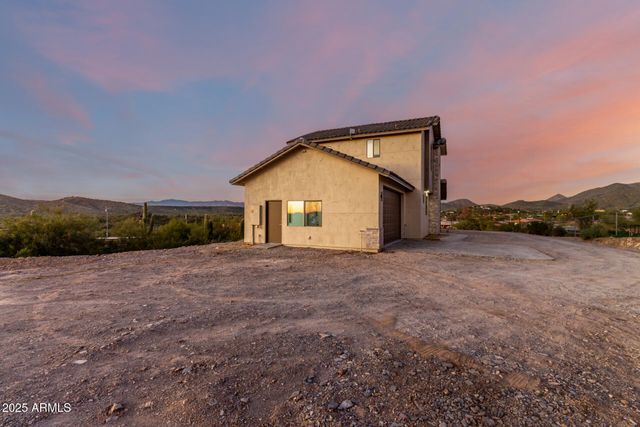 2605 W Ute Court, New River, AZ 85087