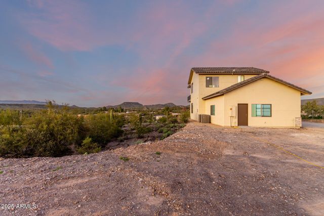 2605 W Ute Court, New River, AZ 85087