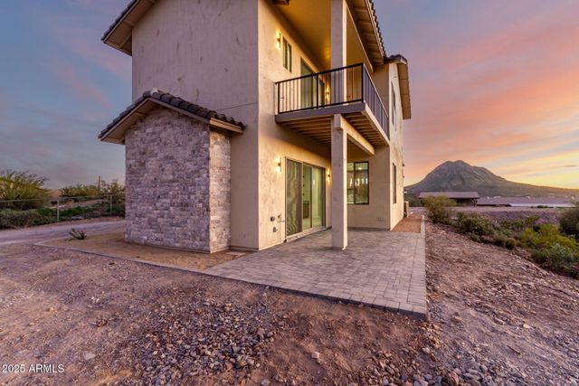 2605 W Ute Court, New River, AZ 85087